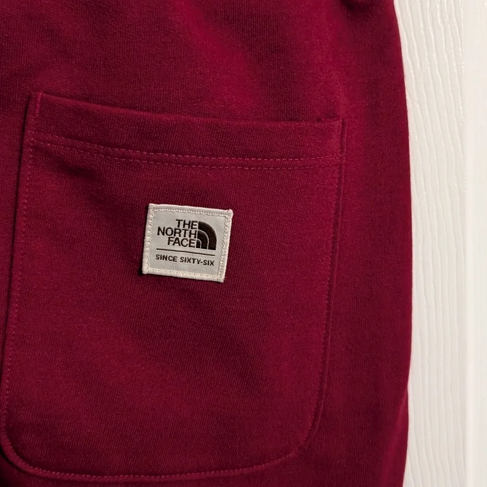 North Face Mens Sweatpants Red Joggers Heritage Patch Size Medium Logo Pockets